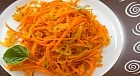 Морковный салат с перцем чили