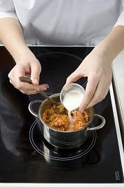 Приготовление блюда по рецепту - Морковно-яблочные котлеты. Шаг 2