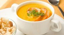 Рецепт - Пикантный морковный суп с чесночными гренками