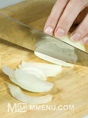 Приготовление блюда по рецепту - Онион саамон (суши с семгой и репчатым луком). Шаг 1