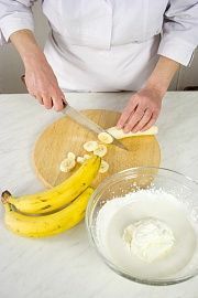 Приготовление блюда по рецепту - Банановый торт. Шаг 3