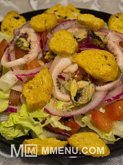 Приготовление блюда по рецепту - Салат из морепродуктов (мидии и щупальца кальмара) с сухариками "Морской". Шаг 6