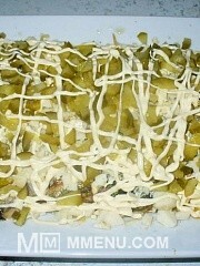 Приготовление блюда по рецепту - Салат со шпротами «Ленинградский». Шаг 3