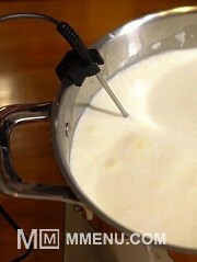 Приготовление блюда по рецепту - Удачный рецепт адыгейского сыра . Шаг 1
