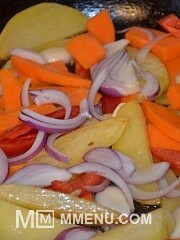 Приготовление блюда по рецепту - Горячая овощная сковородка. . Шаг 5
