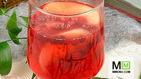 Компот из брусники с яблоками Компот из брусники с яблоками