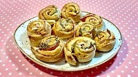 Слоеные рулетики с ветчиной и сыром. Супер простая и вкусная закуска!