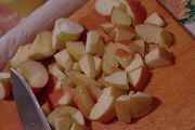 Приготовление блюда по рецепту - Пирог с рабарбаром и яблоками . Шаг 2