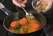 Приготовление блюда по рецепту - Картофельные гноччи в томатном соусе. Шаг 8