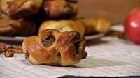 Прецель - атмосферные булочки с маком, корицей и сухофруктами