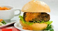 Рецепт - Домашний гамбургер с пряным соусом