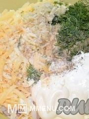 Приготовление блюда по рецепту - Рецепт салата с кальмарами и сыром. Шаг 5