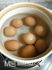 Приготовление блюда по рецепту - чайные яйца. Шаг 2