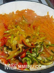 Приготовление блюда по рецепту - Морковь с луком и сладким перцем. Шаг 6