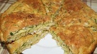 Заливной пирог с курицей и зелёным луком
