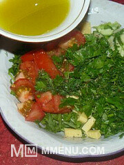 Приготовление блюда по рецепту - Легкий летний салат. Шаг 3