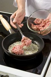 Приготовление блюда по рецепту - Полента с мясным фаршем. Шаг 1