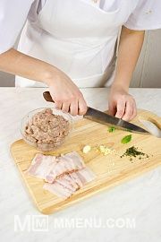Приготовление блюда по рецепту - Паштет из свинины с оливками. Шаг 1