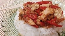 Рецепт - Стир-фрай из курицы с шампиньонами и перцем