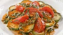 Рецепт - Кабачки в овощном соусе