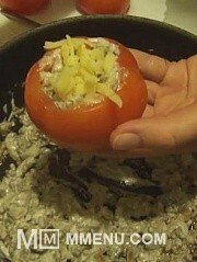 Приготовление блюда по рецепту - Фаршированные помидоры, запеченные в духовке. Шаг 5