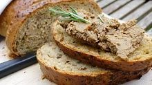 Рецепт - Домашний паштет со свежеиспеченным хлебом с маслинами и каперсами