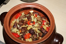Рецепт - Рагу из телятины с овощами, запеченное в горшочке