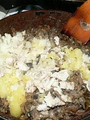 Приготовление блюда по рецепту - Рулетик с курицей и грибами. Шаг 2