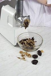 Приготовление блюда по рецепту - Рулет из утки с грецкими орехами. Шаг 1