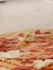 Приготовление блюда по рецепту - Пицца Маргарита классическая от Дженаро Контальдо. Шаг 7