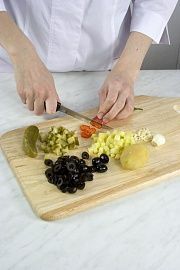 Приготовление блюда по рецепту - Салат по-милански (3). Шаг 2