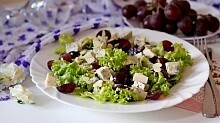 Рецепт - Салат с Дор блю и виноградом .