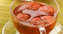 Рецепт - Компот из клубники с соком красной смородины