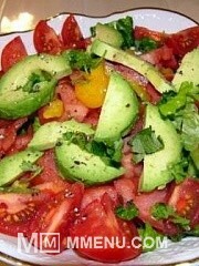 Приготовление блюда по рецепту - Летний салат из помидоров и огурцов.. Шаг 1