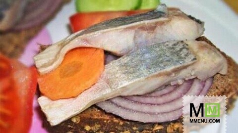 Селёдка маринованная в белом вине с морковью Селёдка маринованная в белом вине с морковью