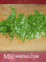 Приготовление блюда по рецепту - Салат с молодой капусты с тунцом и сухариками. Шаг 2