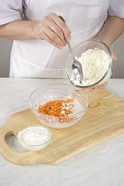 Приготовление блюда по рецепту - Запеканка творожная с морковью. Шаг 2