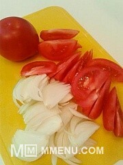 Приготовление блюда по рецепту - Курица с бальзамическим уксусом, помидорами и луком. Шаг 1