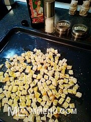 Приготовление блюда по рецепту - Суп-пюре из цветной капусты с сухариками. Шаг 3