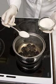 Приготовление блюда по рецепту - Чернослив фаршированный. Шаг 1