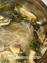Приготовление блюда по рецепту - Мисо-суп с шампиньонами и ламинарией. Шаг 4