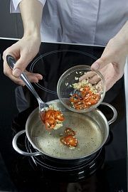Приготовление блюда по рецепту - Салат по-милански (3). Шаг 3