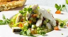 Рецепт - Салат из белой рыбы с помидорами