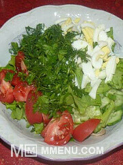 Приготовление блюда по рецепту - Сытный салат с латуком. Шаг 2