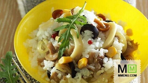 Салат с рисом и кальмарами Салат с рисом и кальмарами