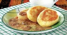 Рецепт - Котлеты картофельные с грибным соусом