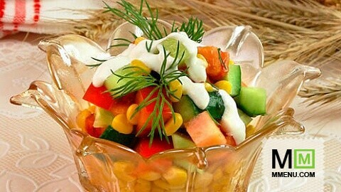 Салат с кукурузой и овощами