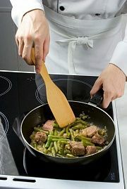 Приготовление блюда по рецепту - Гуляш с фасолью (2). Шаг 2