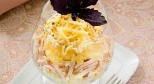 Рецепт - Салат с копченым куриным филе и ананасом