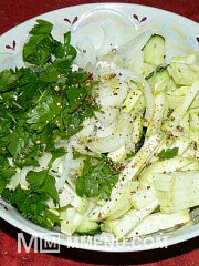 Приготовление блюда по рецепту - Салат из свежих кабачков. Шаг 4